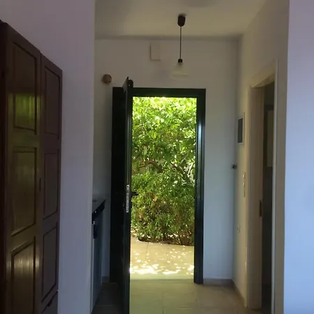 Giannatos' Studios Apartment