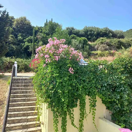 Giannatos' - Makis Apartmán *