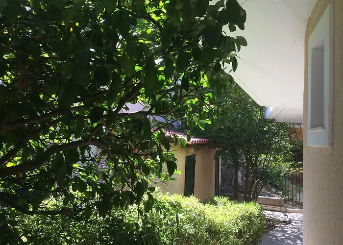 Giannatos' - Makis Apartman Pórosz