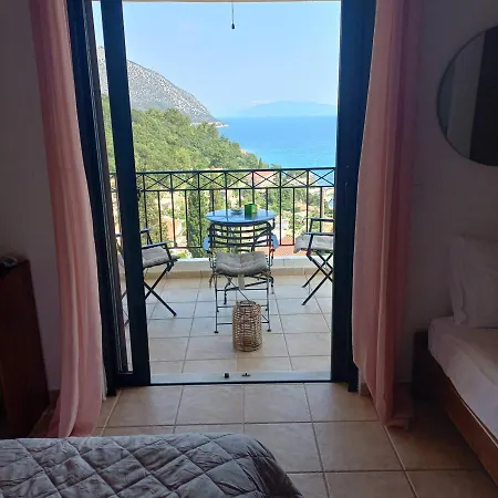 Giannatos' Studios Apartment *