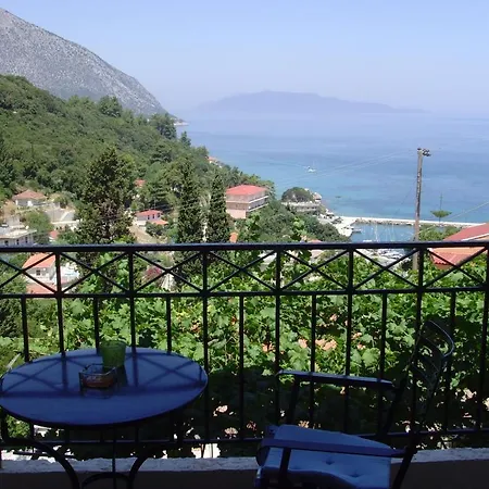 Giannatos' Studios Poros (Kefalonia)