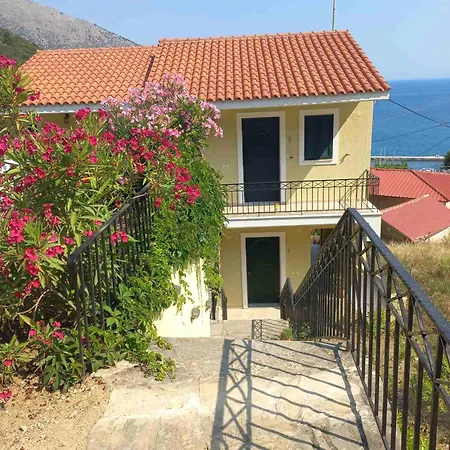Giannatos' Studios * Poros (Kefalonia)