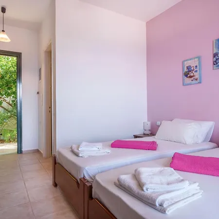 Giannatos' Studios * Poros (Kefalonia)
